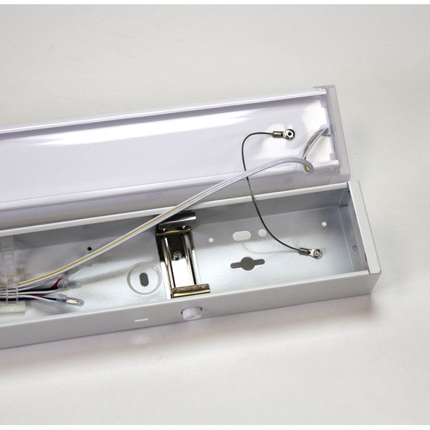 Halco LS8-WS-CS-U LED strip fixture, detail view